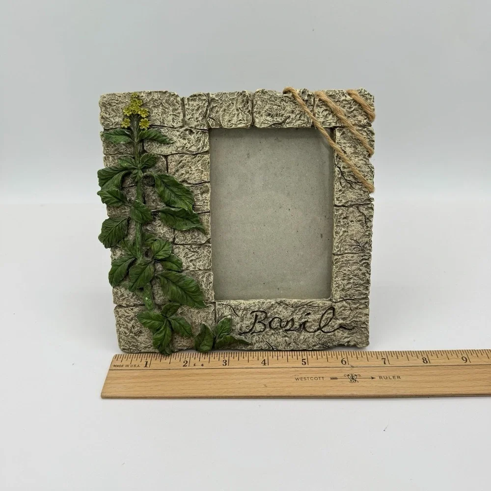 Vintage Basil 3D Picture Frame 4x6 Textured Resin Botanical CBK Ltd 1999‎